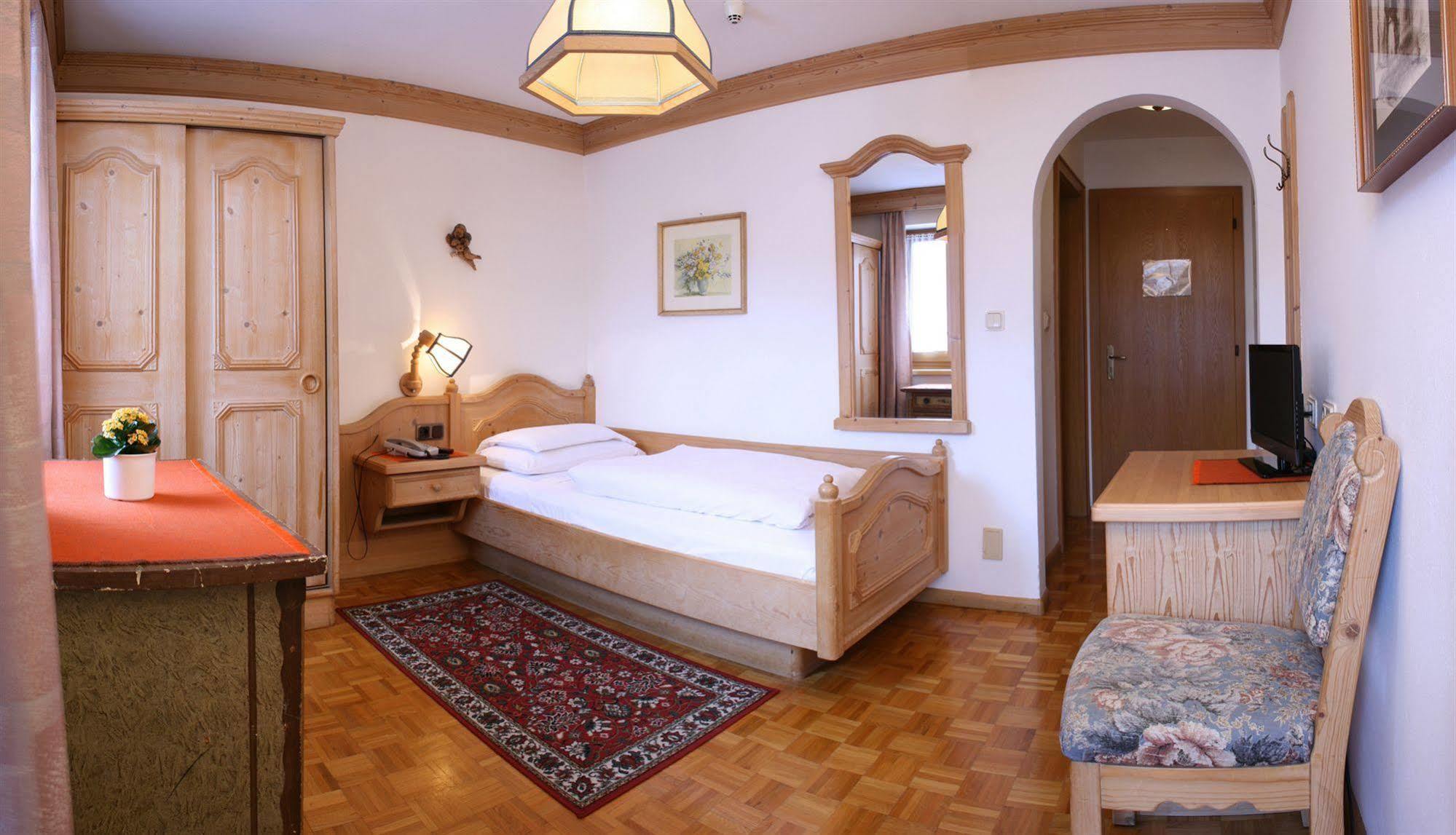 Hotel Dolomiti Madonna Ortisei Luaran gambar