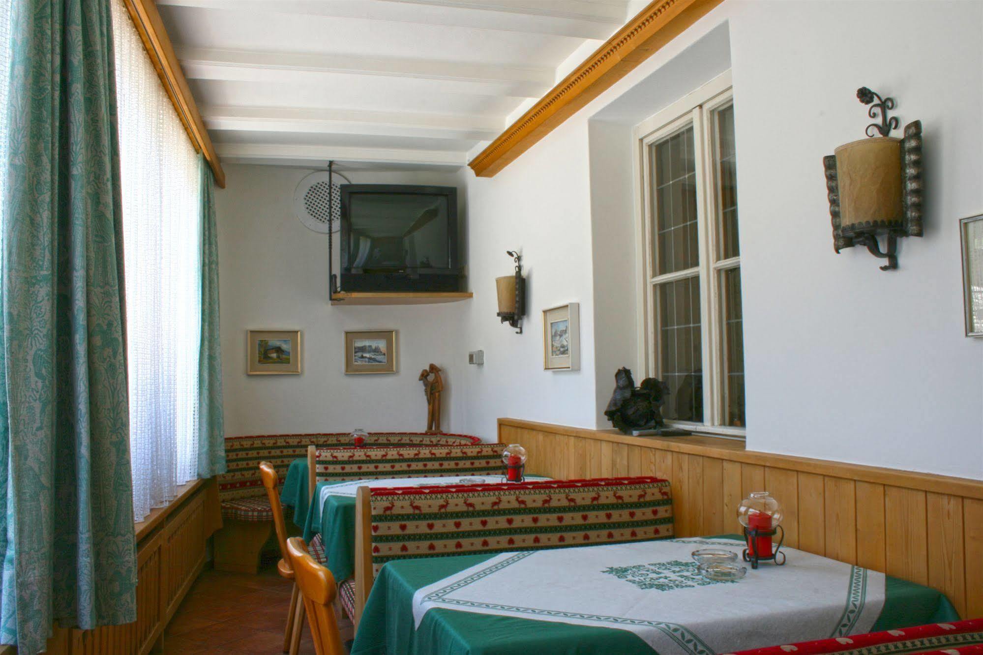 Hotel Dolomiti Madonna Ortisei Luaran gambar